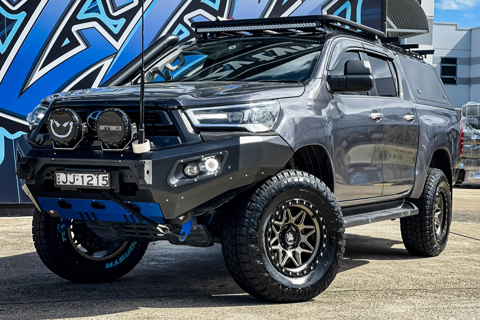 CADET_MATTE_BRONZE_BLACK_LIP__2_