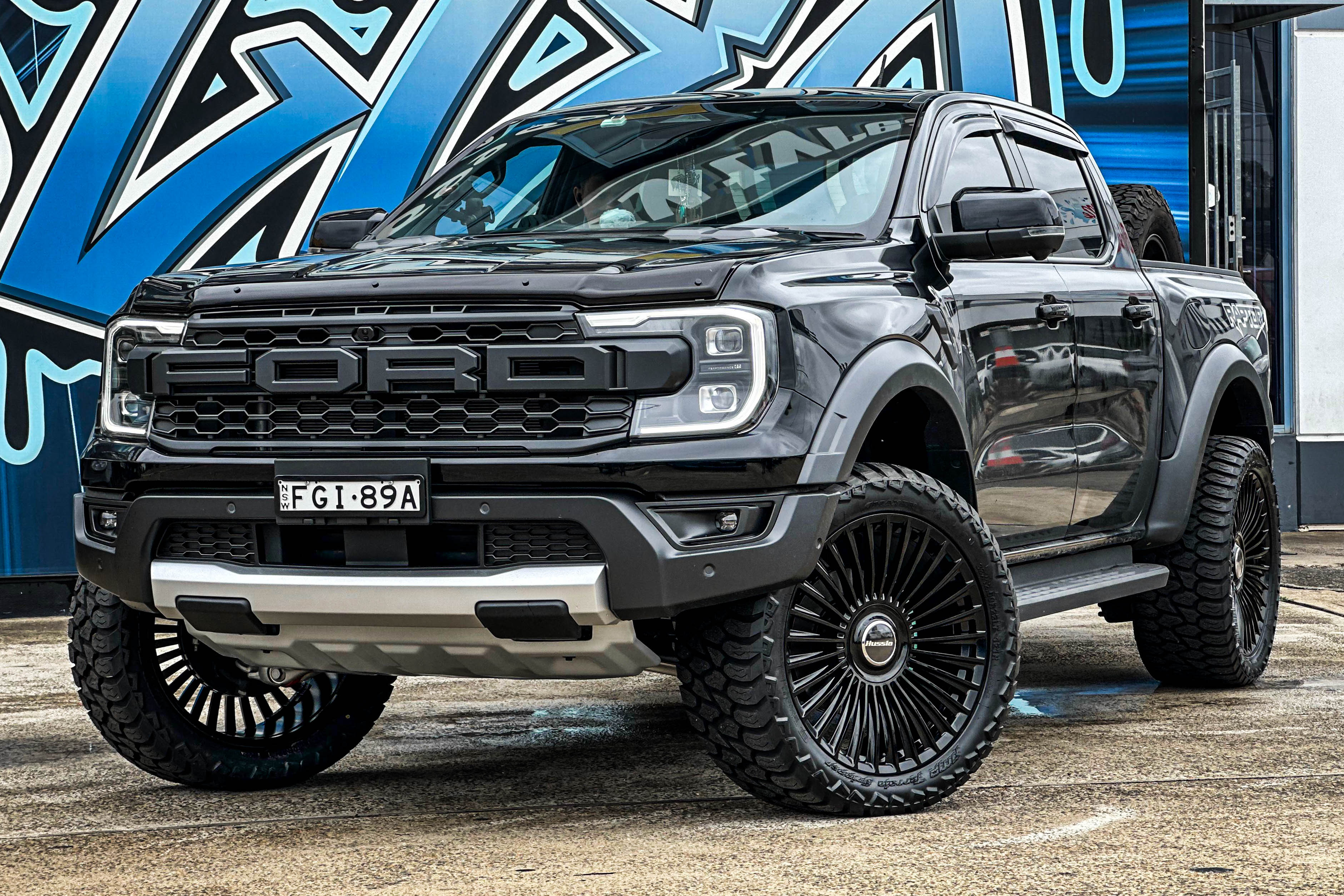 DUBAI_GLOSS_BLACK__2_